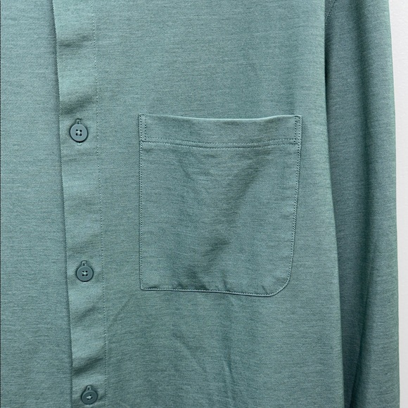 Lululemon commission Casual Men's Button Down Shirt in Sage Green - Picture 2 of 9